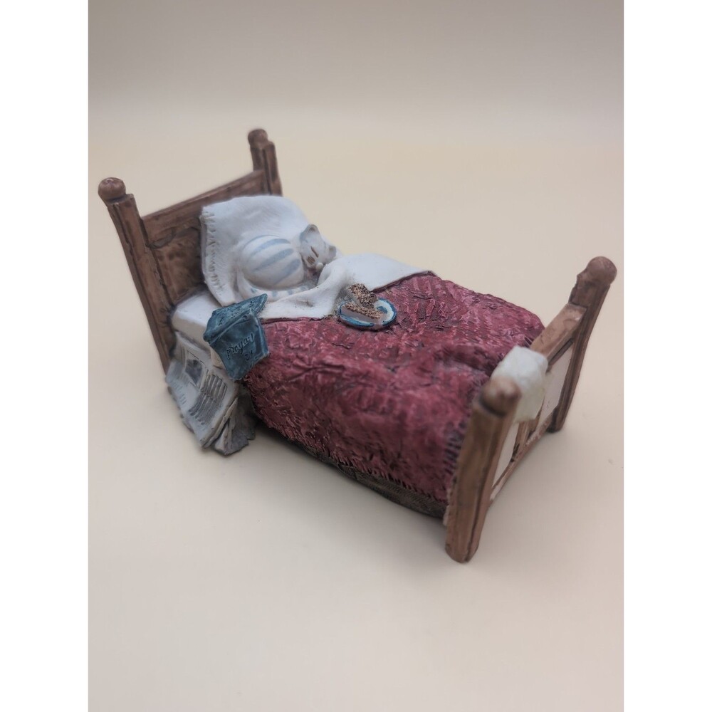 Vintage 1984 Peter Fagan Resin Cat Sleeping on Bed Hand Painted Scotland